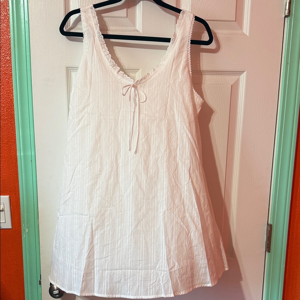 SHEIN White Lace-Trim Sleeveless Camisole